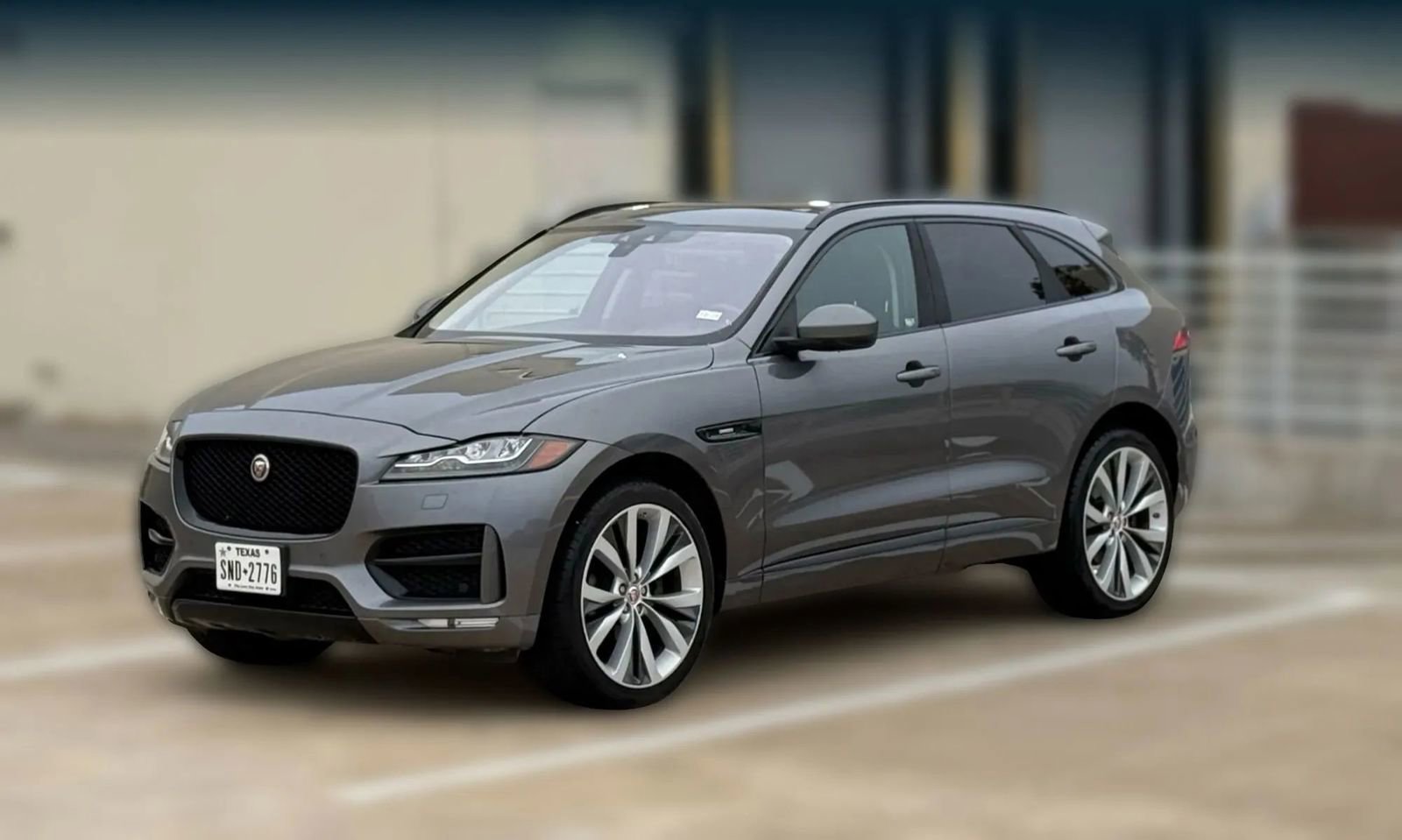Used 2018 Jaguar F-PACE R-Sport image 3