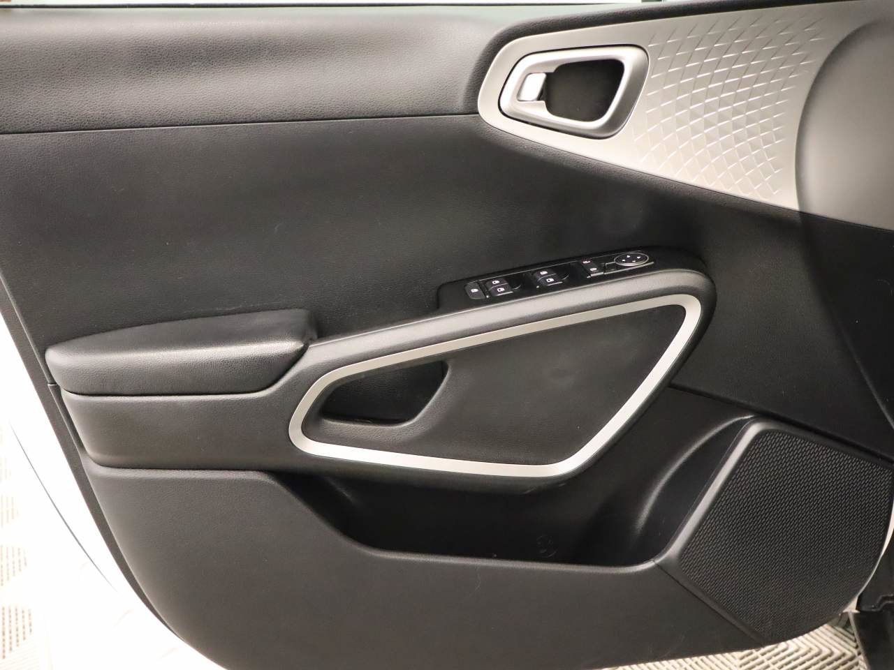 Used 2021 Kia Soul LX FWD image 16
