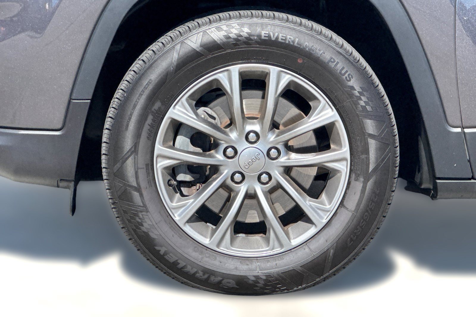 Used 2019 Jeep Cherokee Latitude Plus AWD/4WD image 13