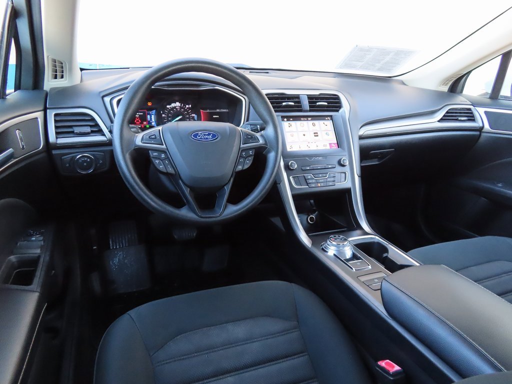 Used 2019 Ford Fusion SE image 4