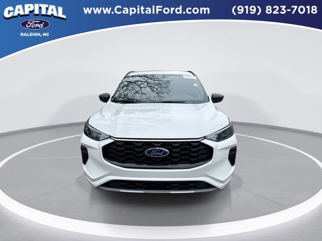 Certified 2024 Ford Escape ST-Line w/ Tech Pack #1 AWD/4WD image 3