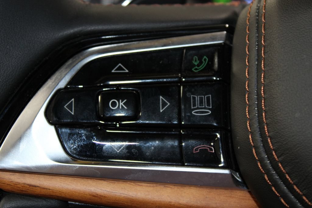 Used 2024 Jeep Grand Cherokee Summit AWD/4WD image 45