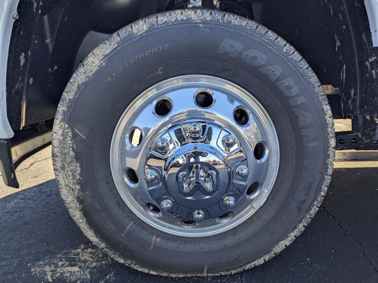 New 2026 RAM 3500 Big Horn AWD/4WD image 9