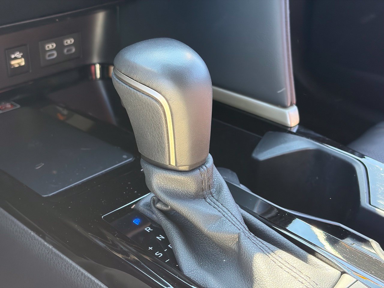 Used 2025 Toyota Camry XSE FWD image 7