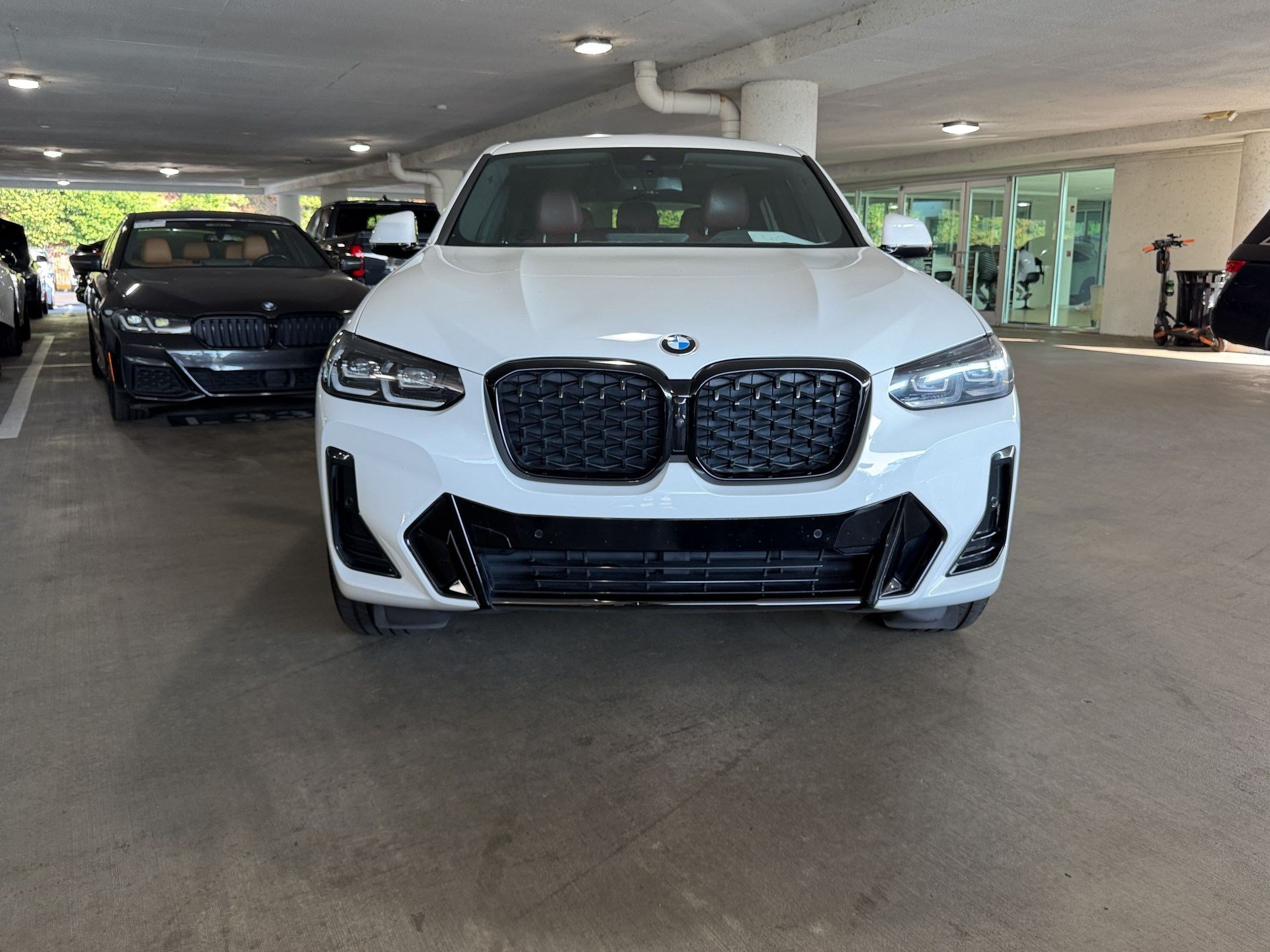 Used 2023 BMW X4 xDrive30i w/ M Sport Package AWD/4WD image 5