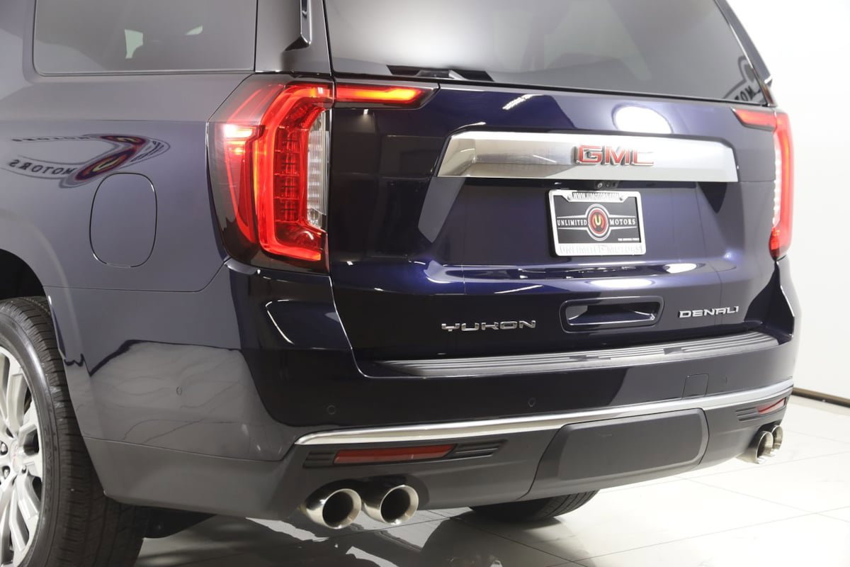 Used 2023 GMC Yukon XL Denali w/ Advanced Technology Package AWD/4WD image 26