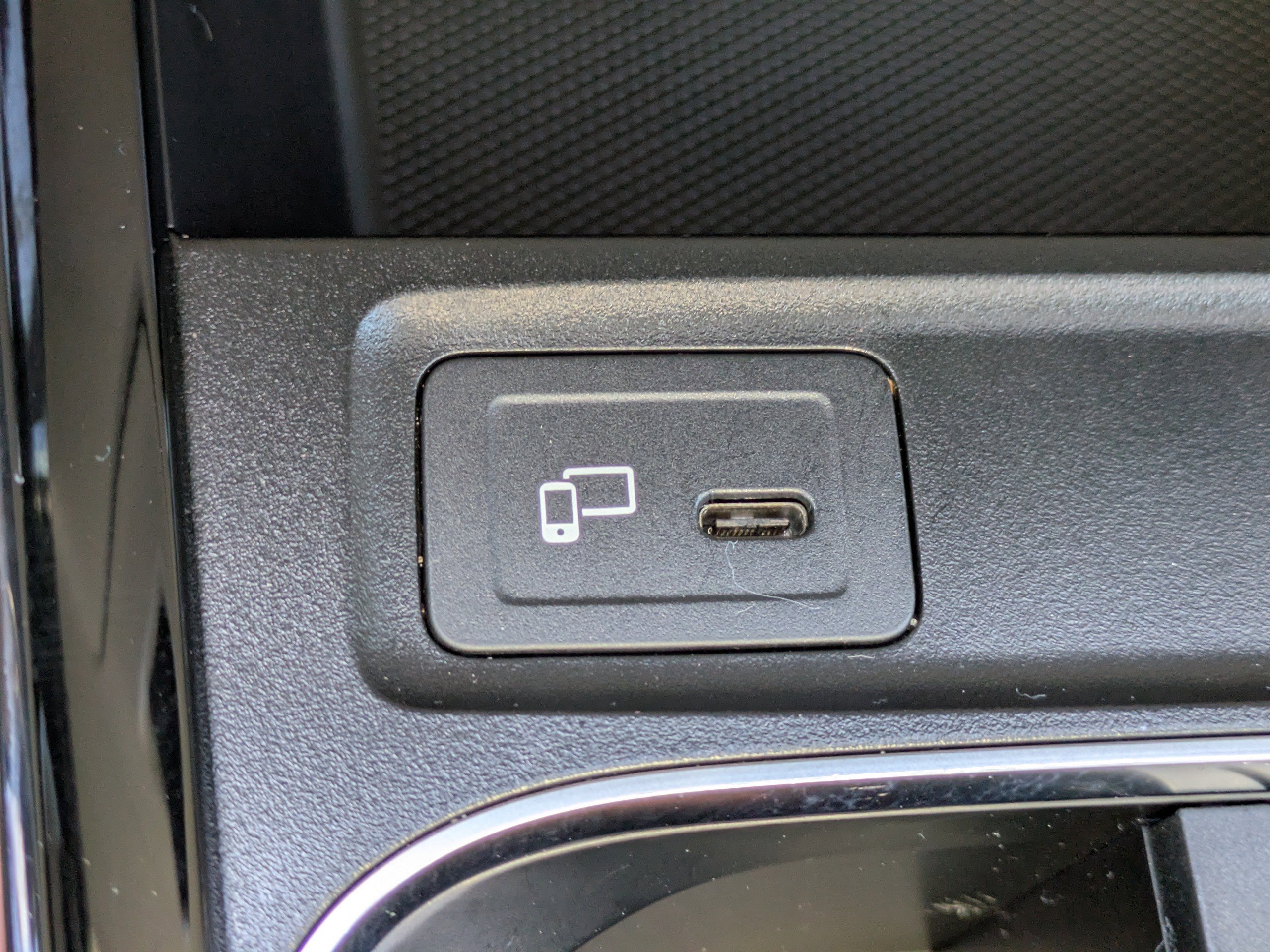 Used 2023 Mercedes-Benz GLB 250 image 31