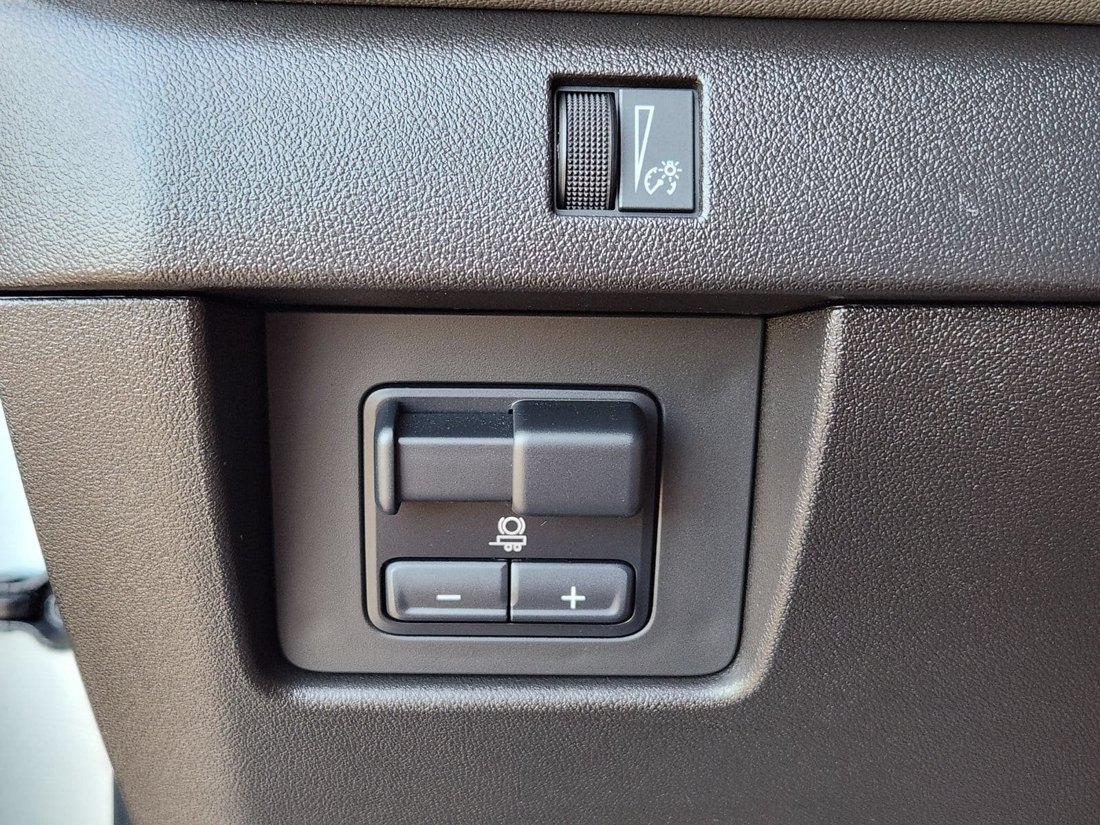 Used 2023 Chevrolet Colorado ZR2 w/ ZR2 Convenience Package III AWD/4WD image 29