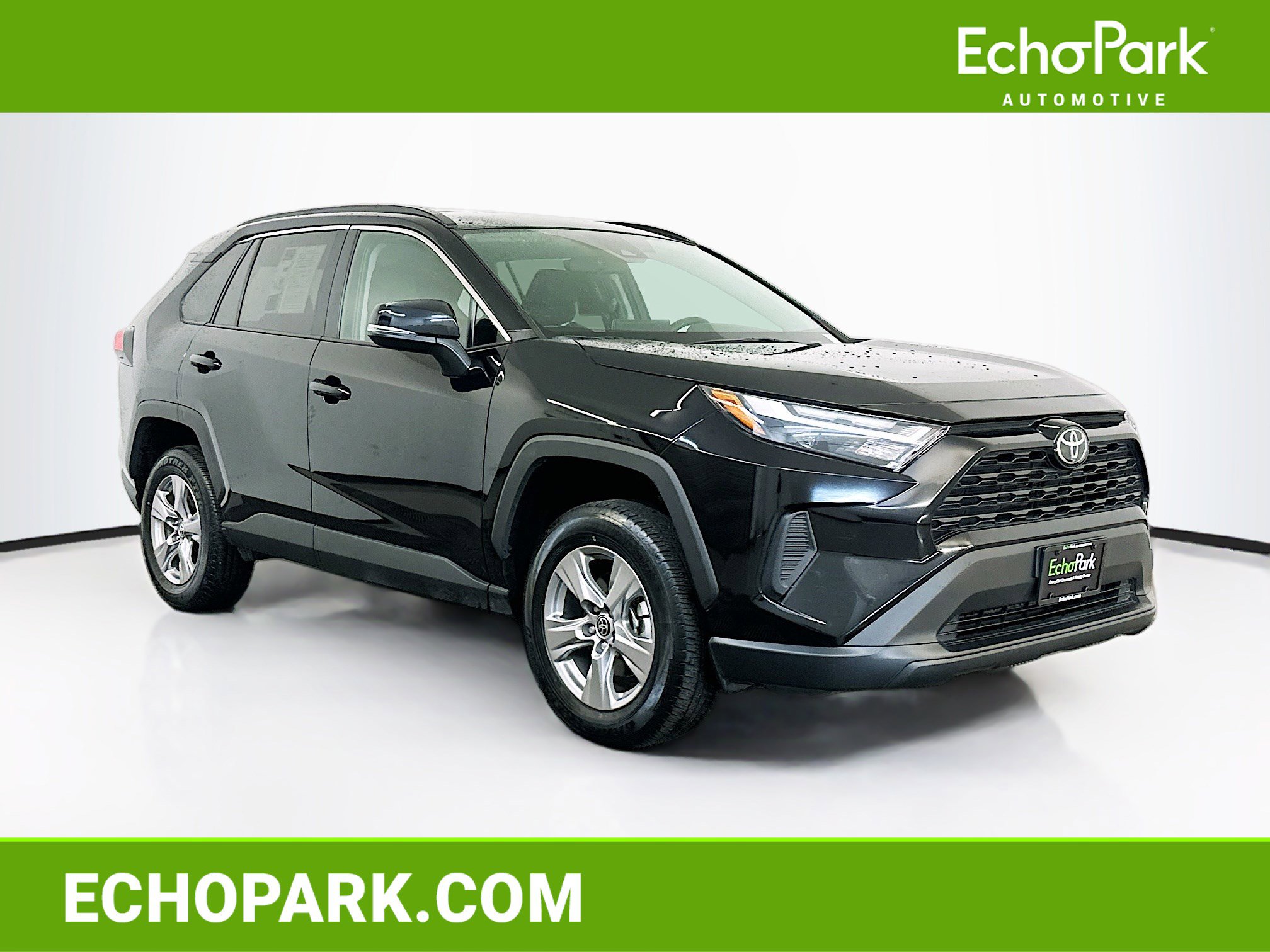 Used 2025 Toyota RAV4 XLE image 1