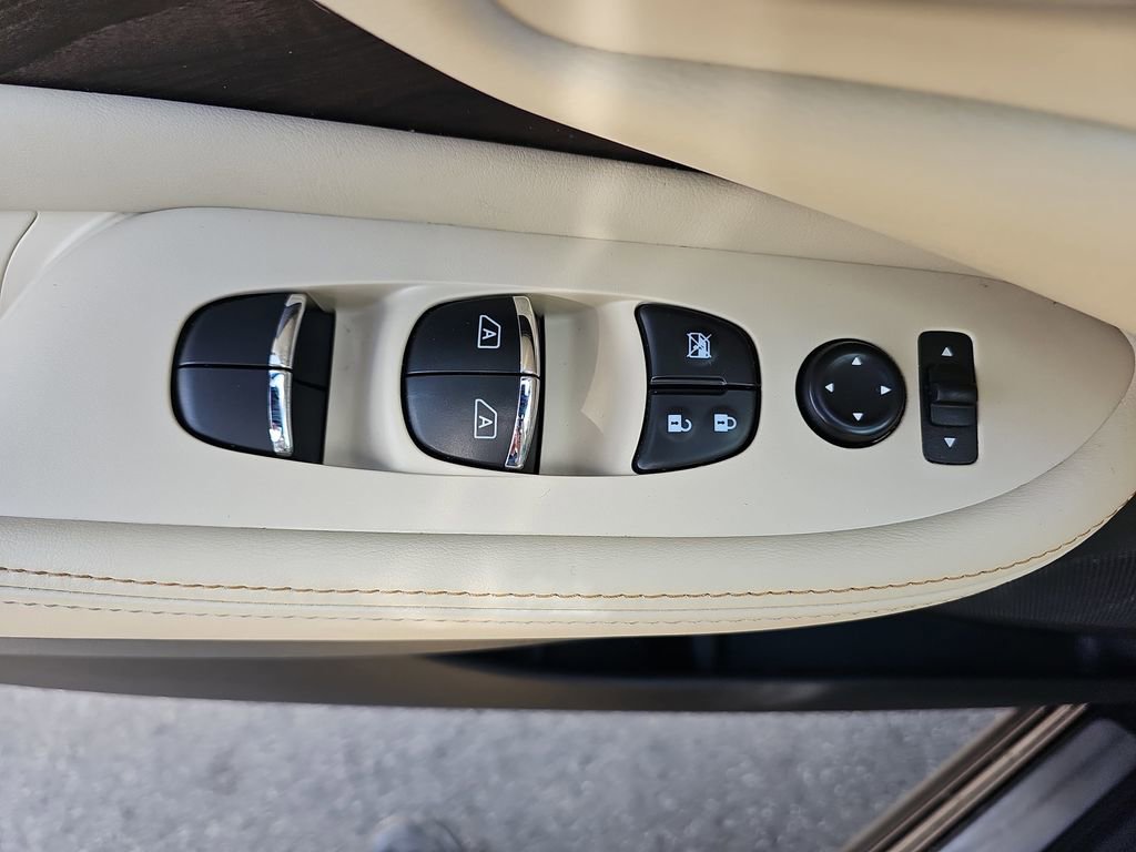 Used 2024 Nissan Murano Platinum w/ Cargo Package image 32