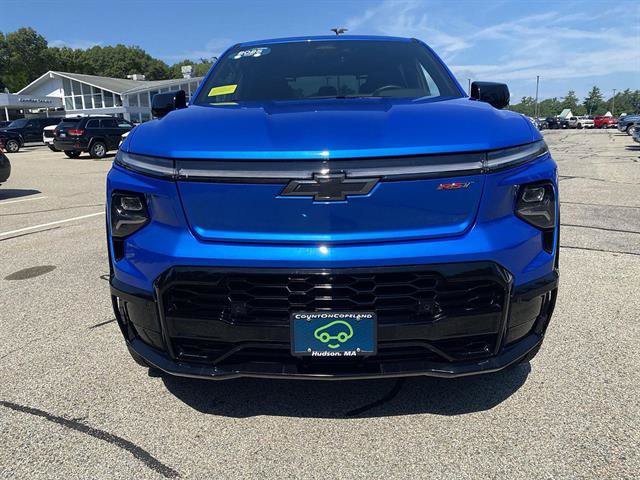 Certified 2025 Chevrolet Silverado EV RST AWD/4WD image 32