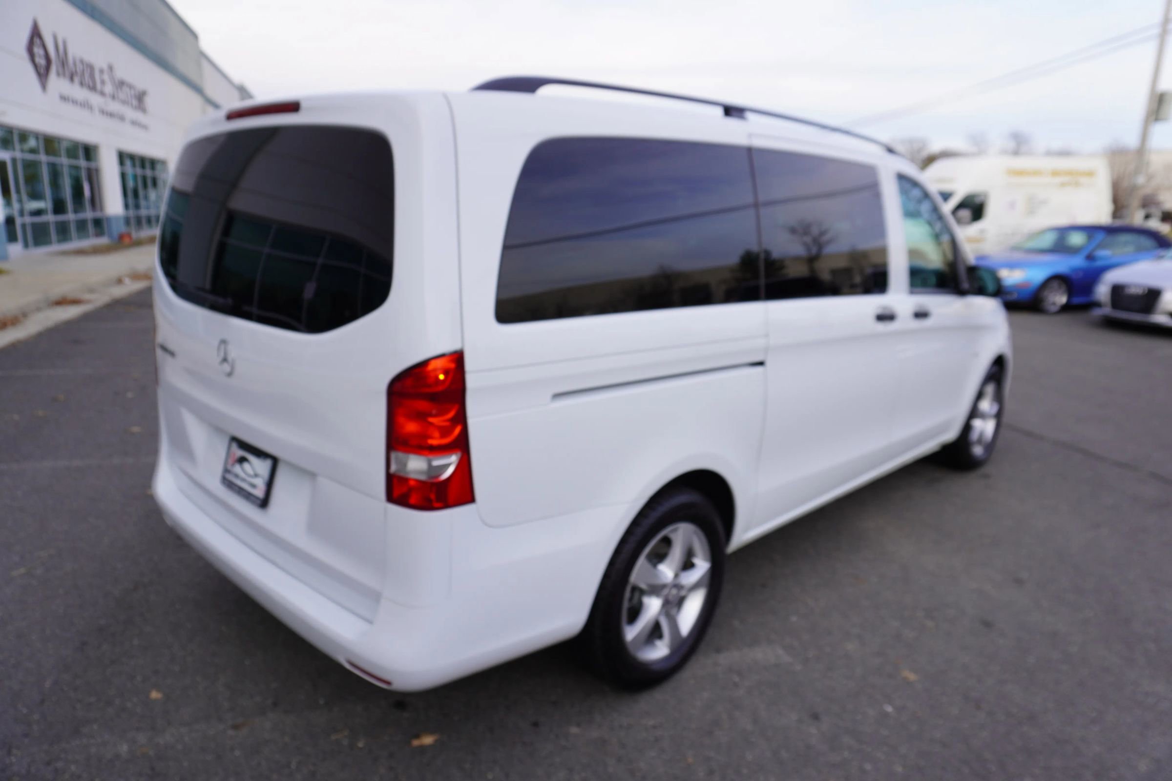 Used 2016 Mercedes-Benz Metris Passenger image 7