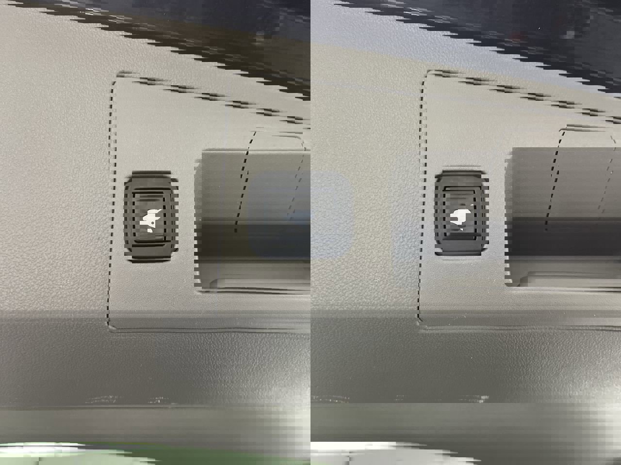 Used 2018 Cadillac XT5 Luxury w/ Driver Awareness Package image 33