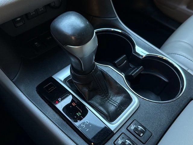 Used 2018 Toyota Highlander XLE AWD/4WD image 24