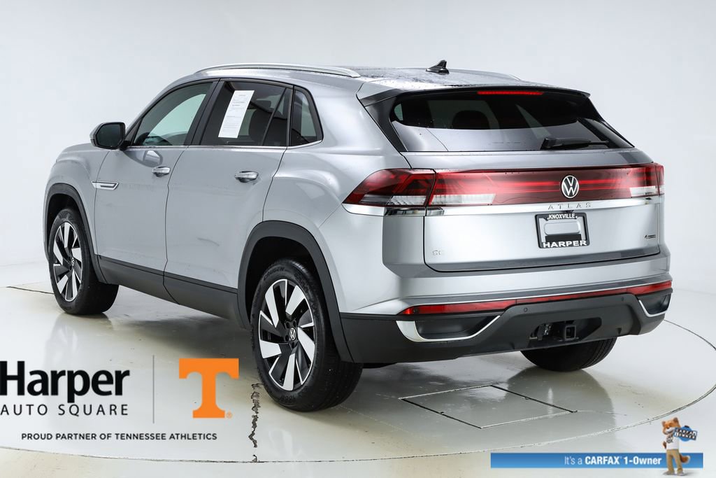 Used 2024 Volkswagen Atlas Cross Sport SE w/ Panoramic Sunroof Package image 7