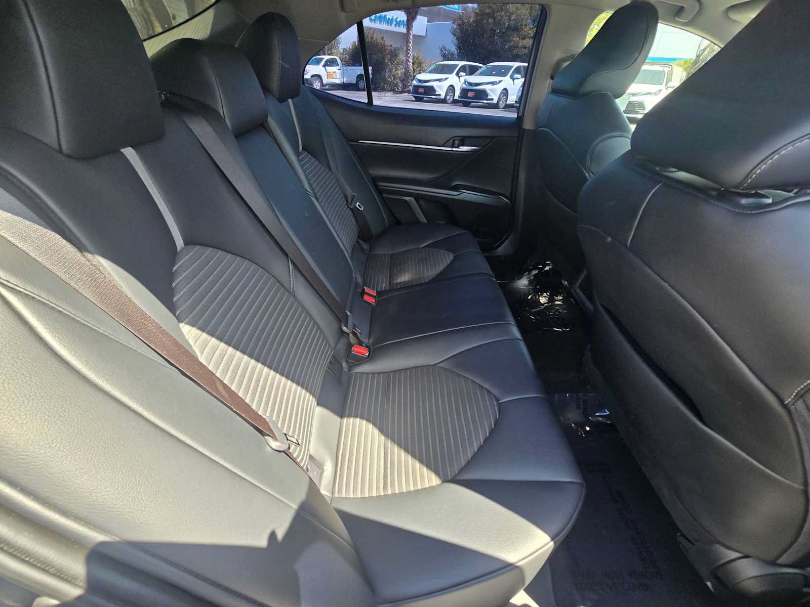 Used 2023 Toyota Camry SE FWD image 12