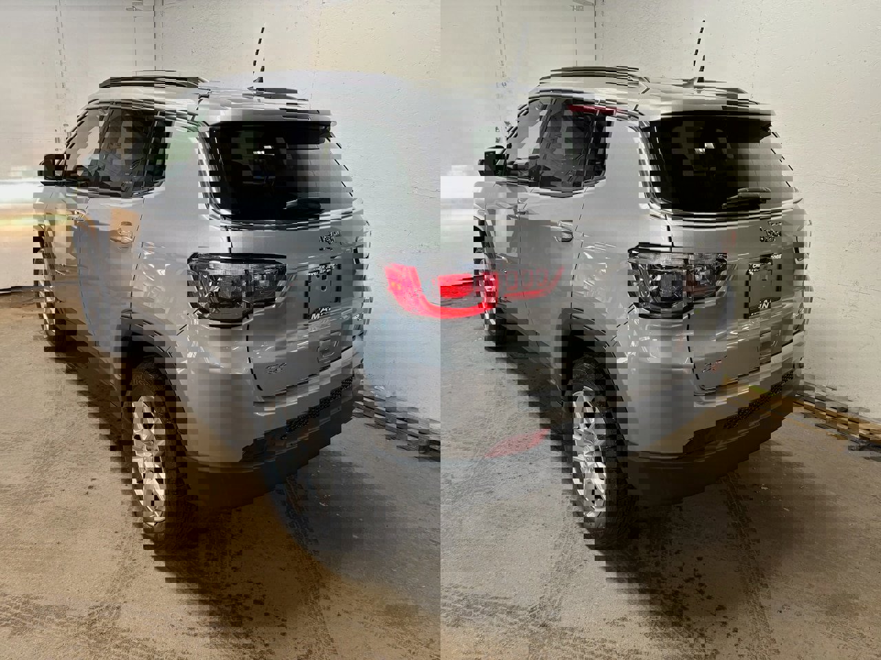 Certified 2022 Jeep Compass Latitude w/ Convenience Group image 7