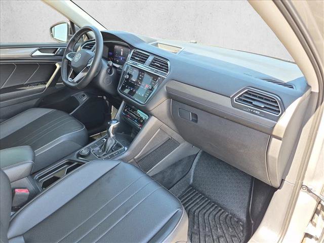 Used 2022 Volkswagen Tiguan SE w/ Panoramic Sunroof Package AWD/4WD image 20
