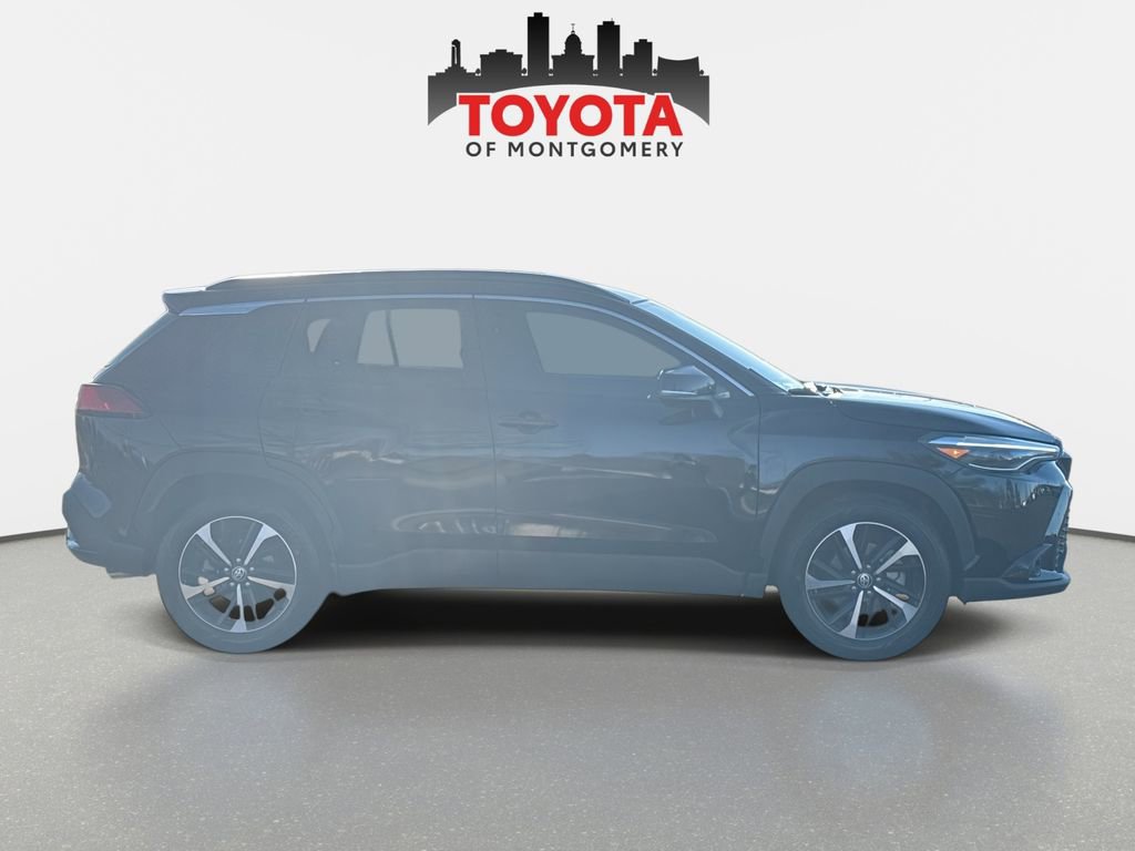 Used 2023 Toyota Corolla Cross XSE image 2