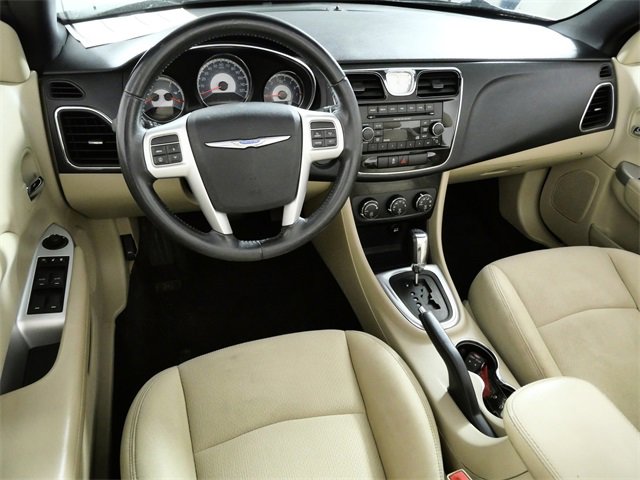 Used 2013 Chrysler 200 Touring image 4