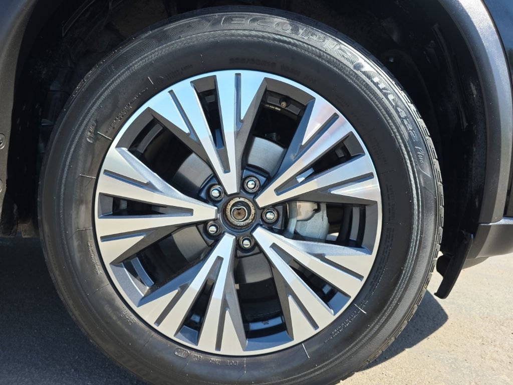 Used 2023 Nissan Rogue SV image 9