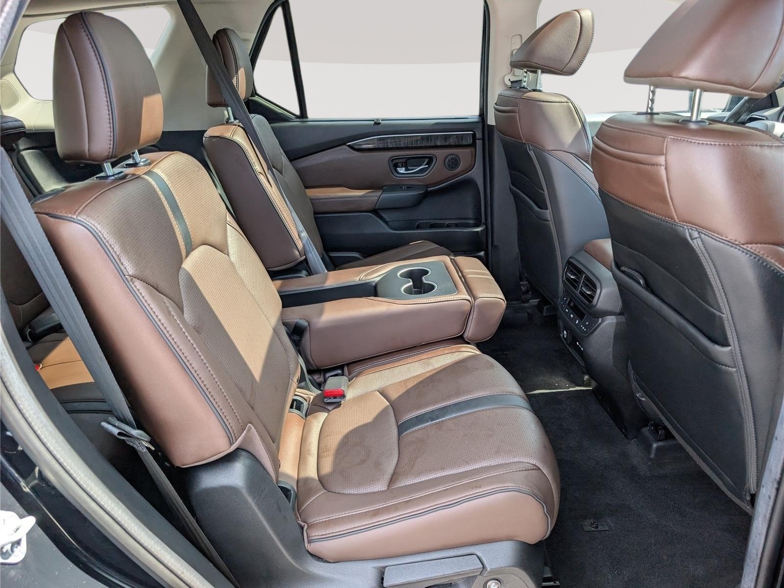 Used 2025 Honda Pilot Elite image 12