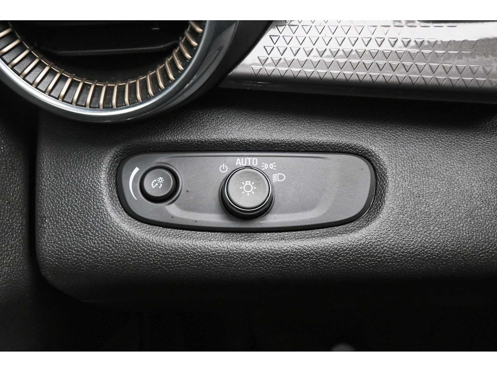 Used 2025 Chevrolet Trax ACTIV w/ Driver Confidence Package FWD image 19