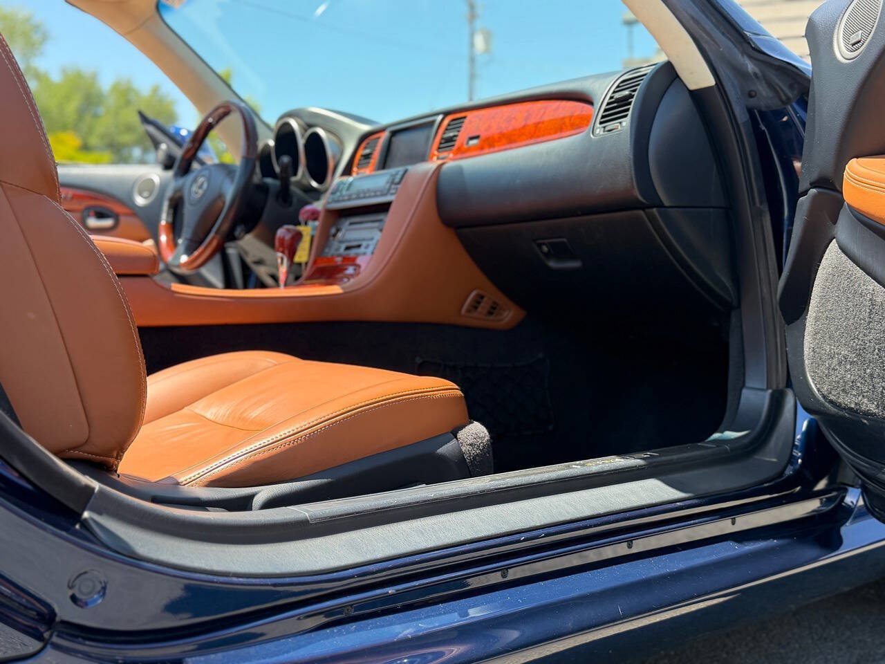 Used 2005 Lexus SC 430 Convertible w/ Preferred Accessory Pkg RWD image 67