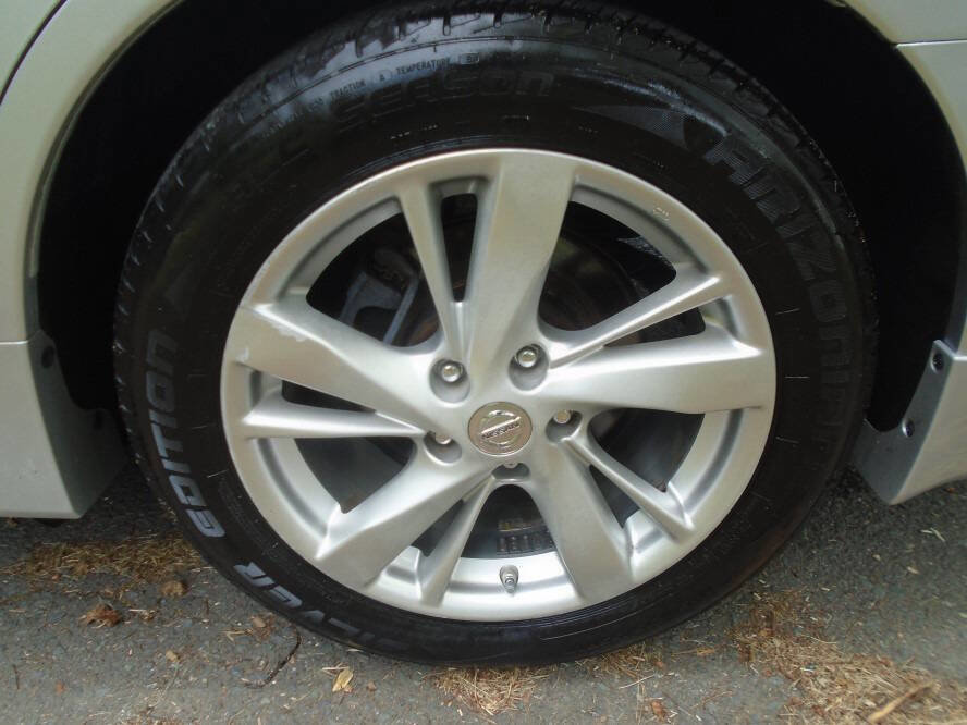 Used 2013 Nissan Altima 2.5 SL w/ Technology Pkg FWD image 30