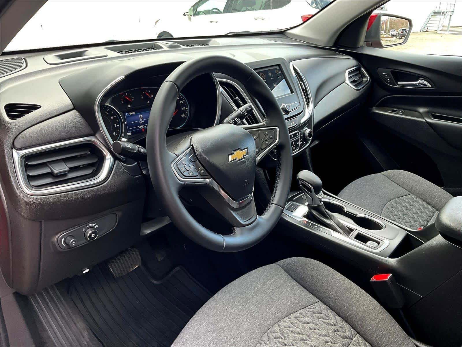 Used 2024 Chevrolet Equinox LT AWD/4WD image 8
