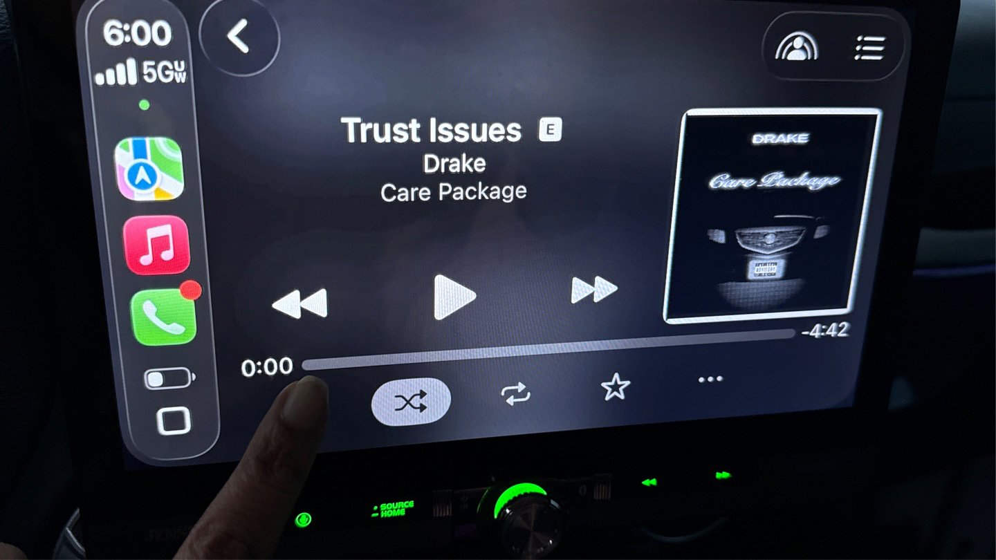 Used 2013 Jeep Wrangler Unlimited Sahara w/ Connectivity Group image 14