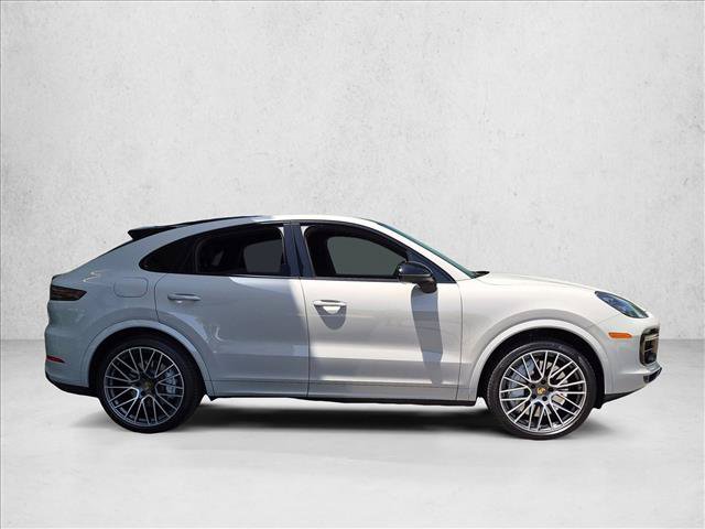 Used 2021 Porsche Cayenne Turbo AWD/4WD image 4