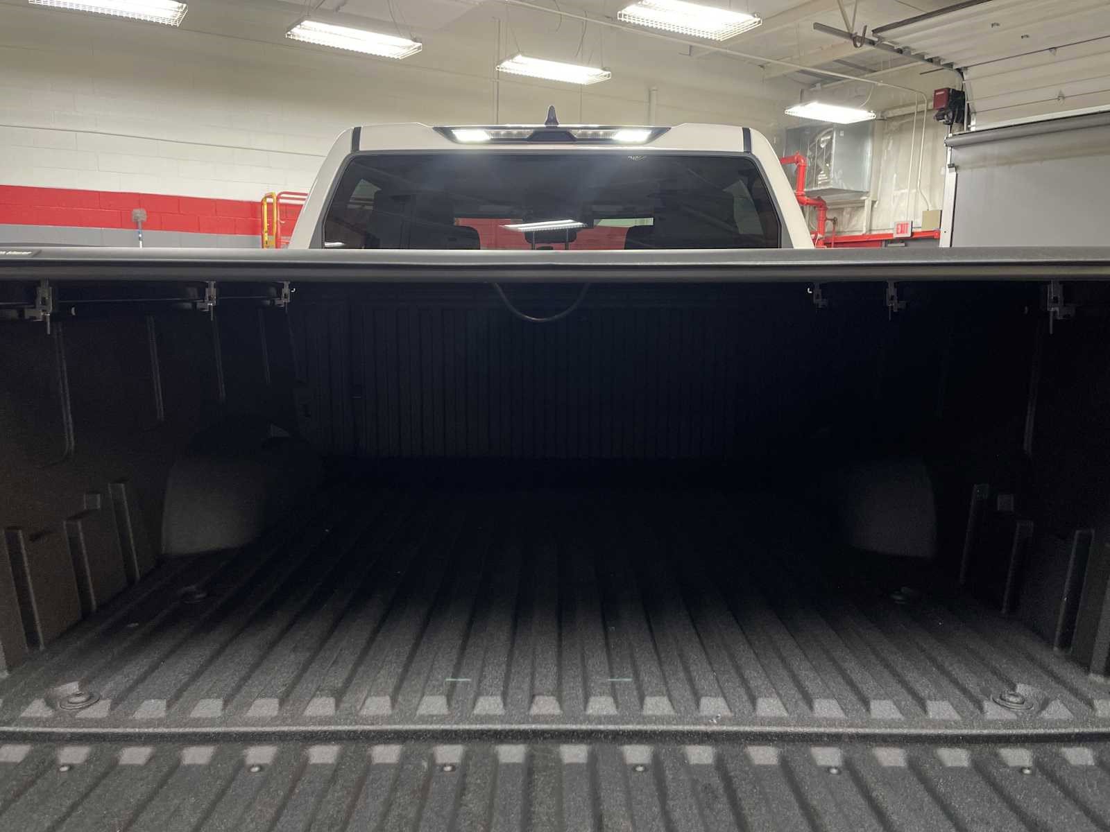 Used 2024 Toyota Tundra Limited w/ Power Package AWD/4WD image 33