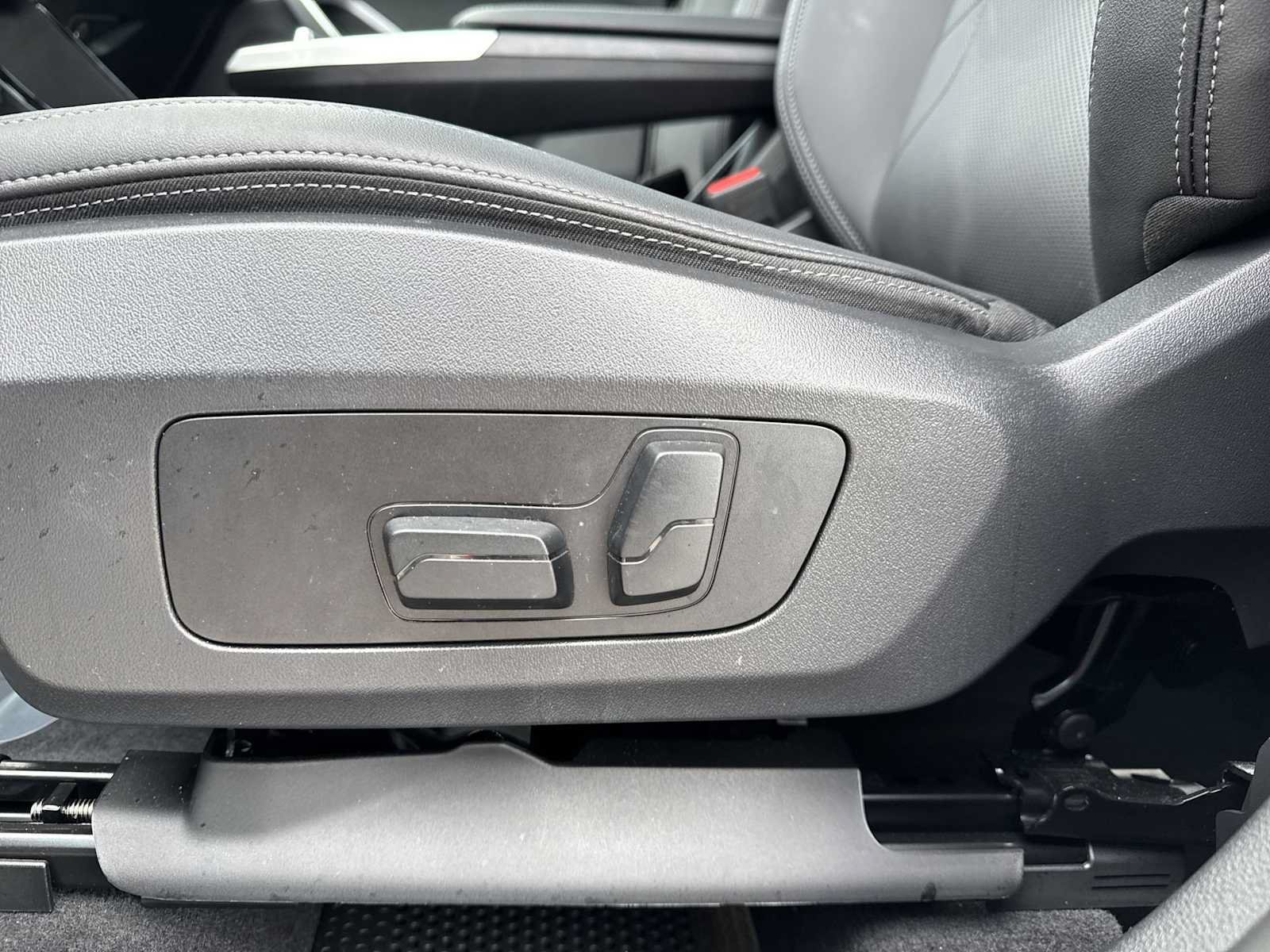 Used 2025 BMW X1 xDrive28i w/ Convenience Package AWD/4WD image 21