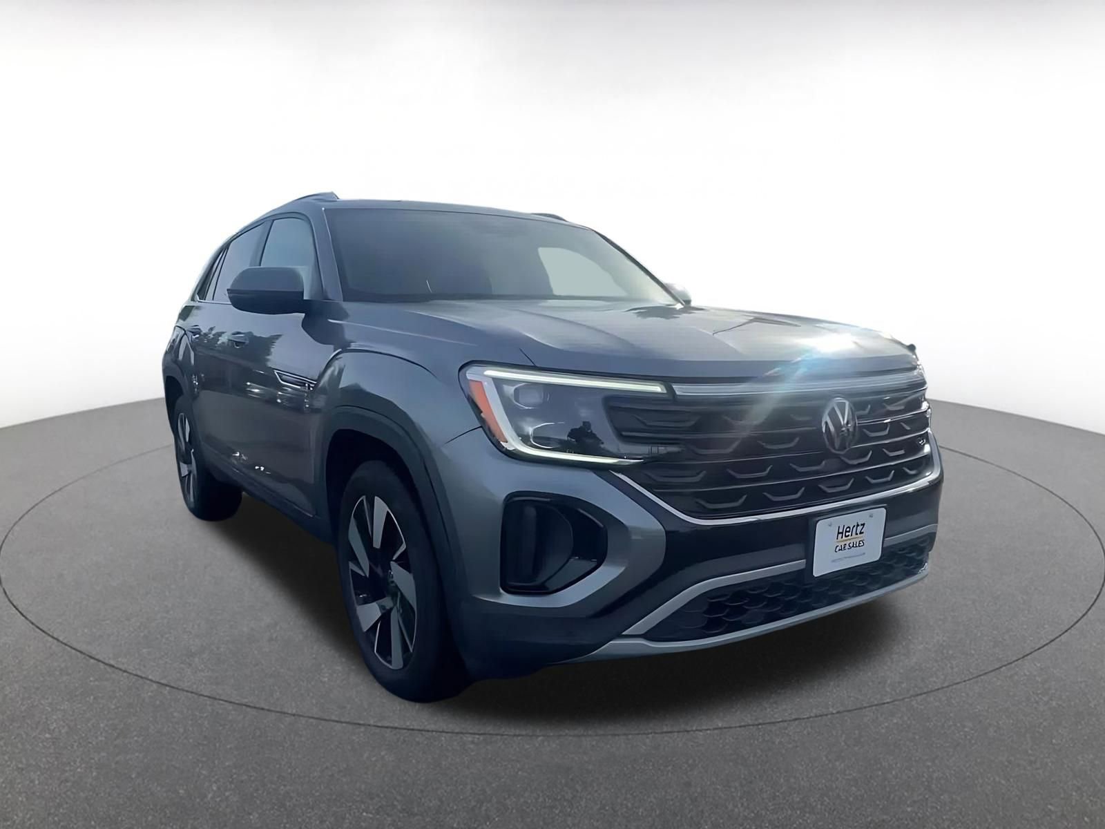 Used 2025 Volkswagen Atlas Cross Sport SE image 3