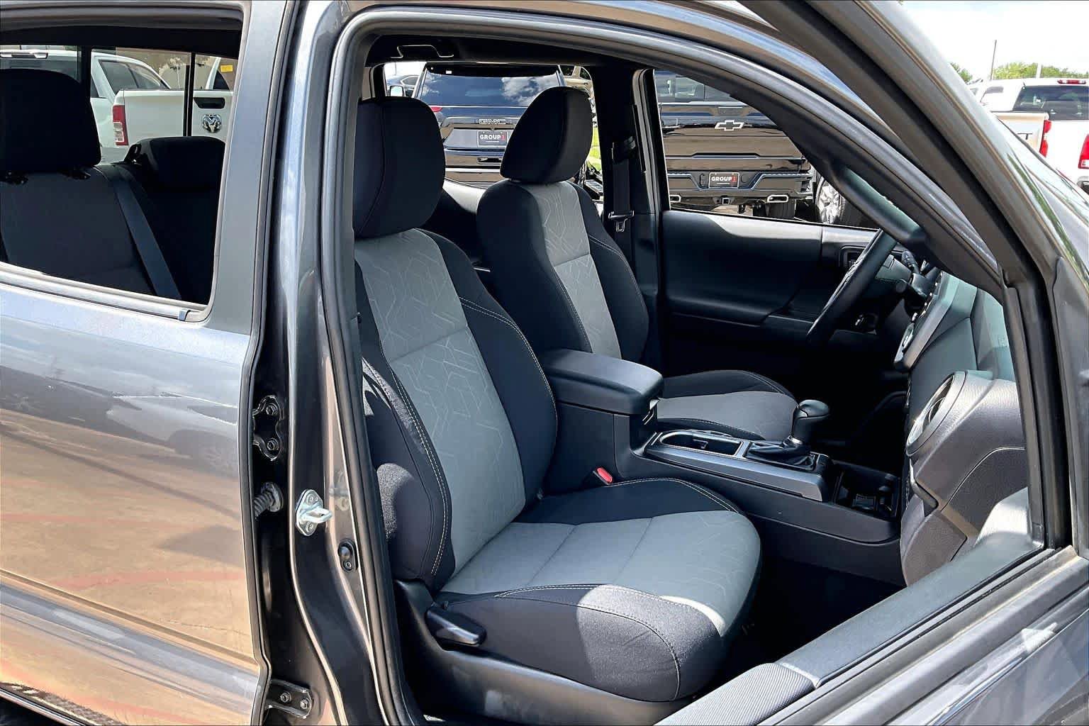 Used 2021 Toyota Tacoma TRD Sport w/ Technology Package AWD/4WD image 9