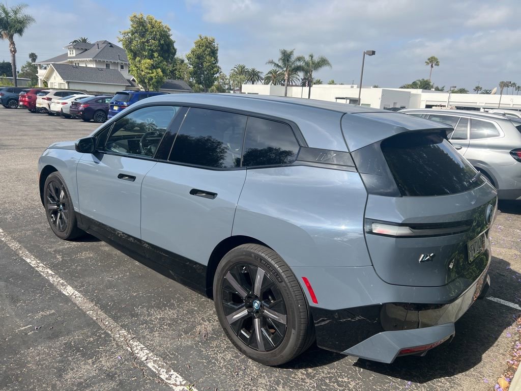 Certified 2023 BMW iX xDrive50 w/ Sport Package AWD/4WD image 4