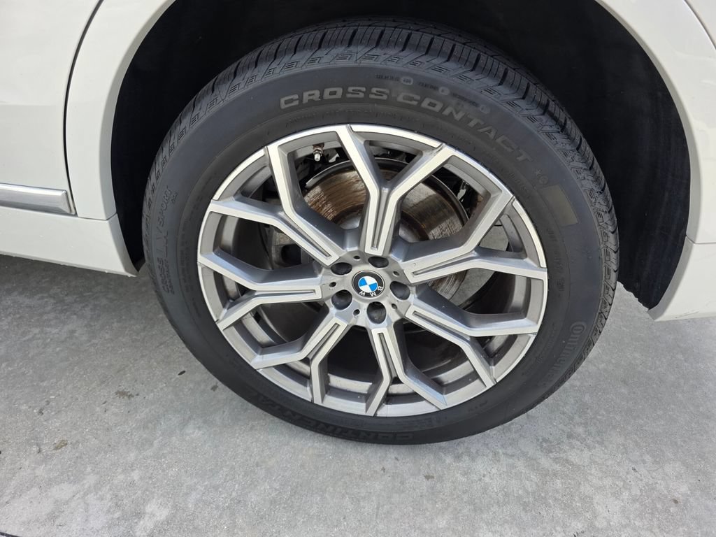 Used 2022 BMW X7 xDrive40i w/ Premium Package AWD/4WD image 19