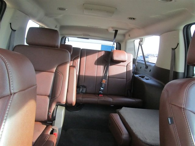 Used 2017 Chevrolet Suburban Premier AWD/4WD image 44