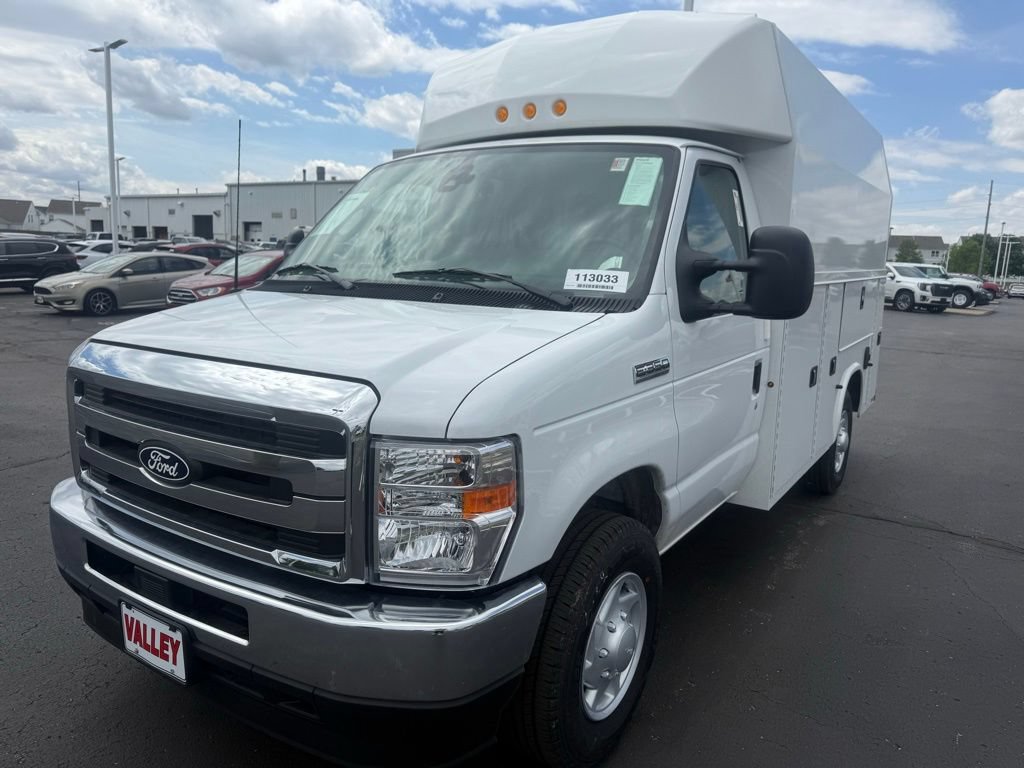 New 2026 Ford E-350 and Econoline 350 Super Duty w/ Power Equipment Group RWD image 7