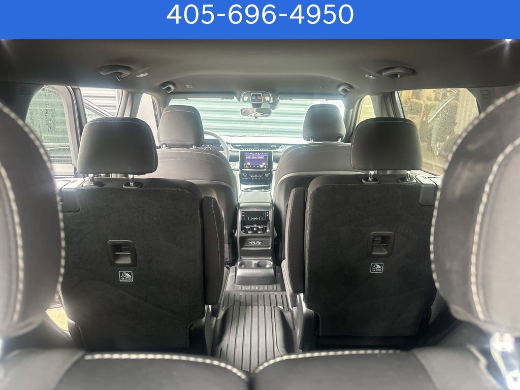 Used 2025 Jeep Grand Cherokee L Laredo image 15