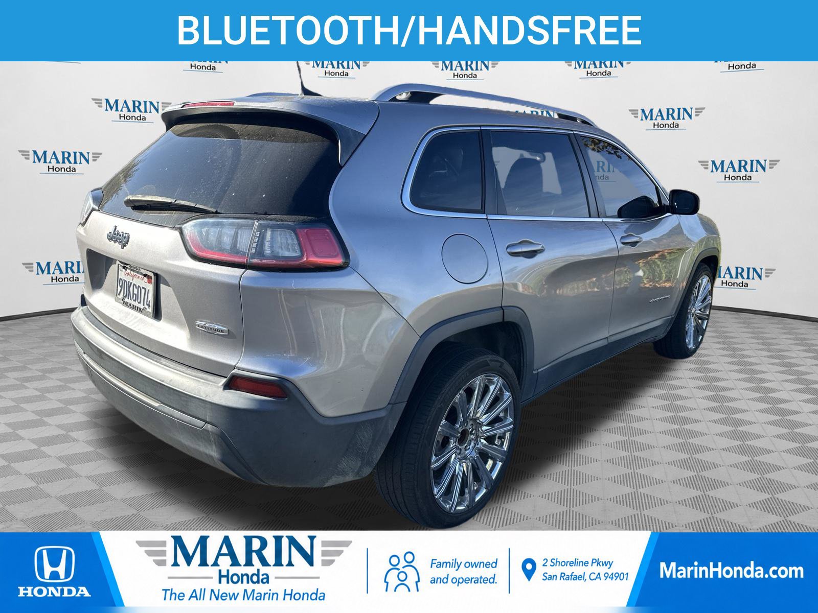 Used 2019 Jeep Cherokee Latitude w/ Popular Appearance Group FWD image 3