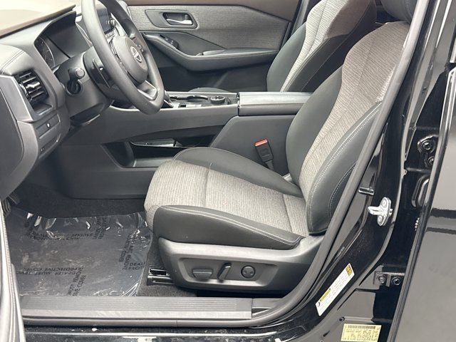 Used 2022 Nissan Rogue SV AWD/4WD image 11