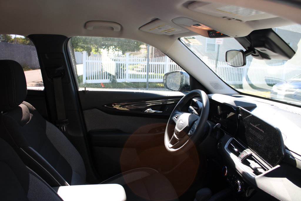 Used 2025 Chevrolet TrailBlazer LT AWD/4WD image 19