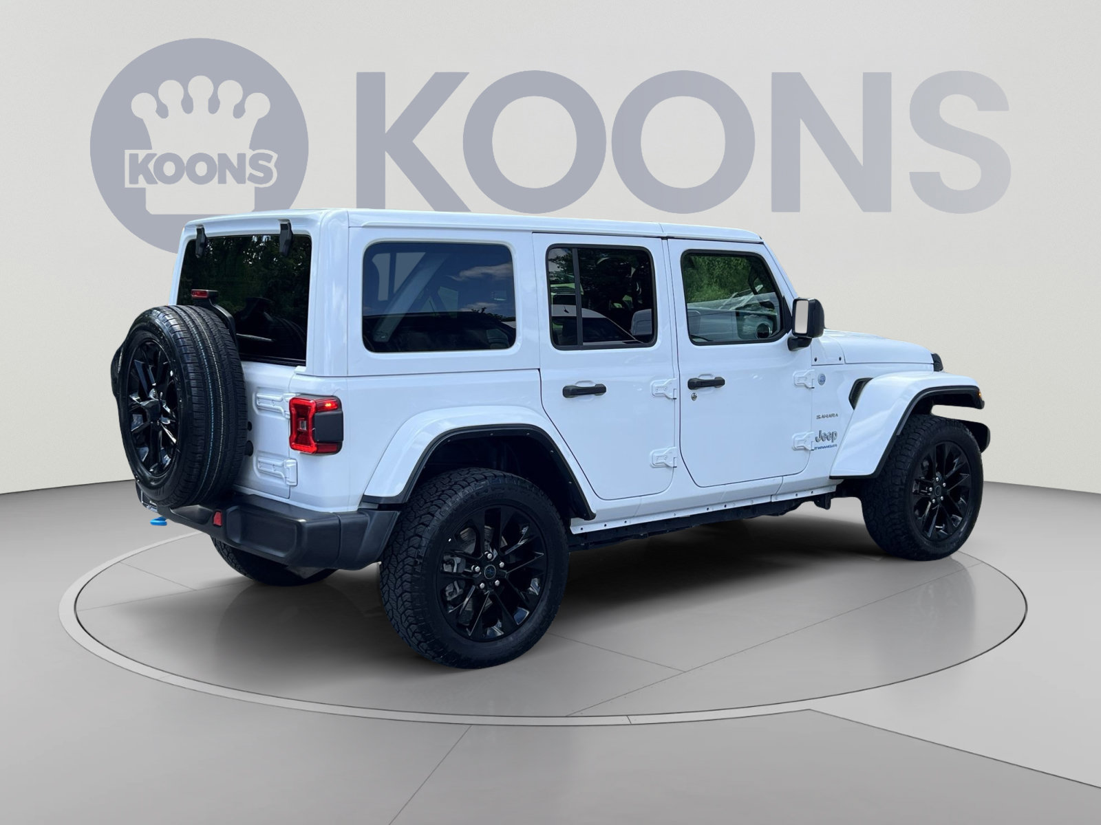 Used 2024 Jeep Wrangler Unlimited Sahara AWD/4WD image 11