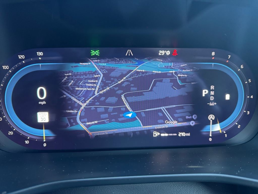 Certified 2025 Volvo XC40 B5 Core image 21