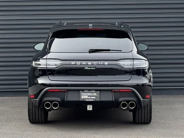 Certified 2025 Porsche Macan image 6