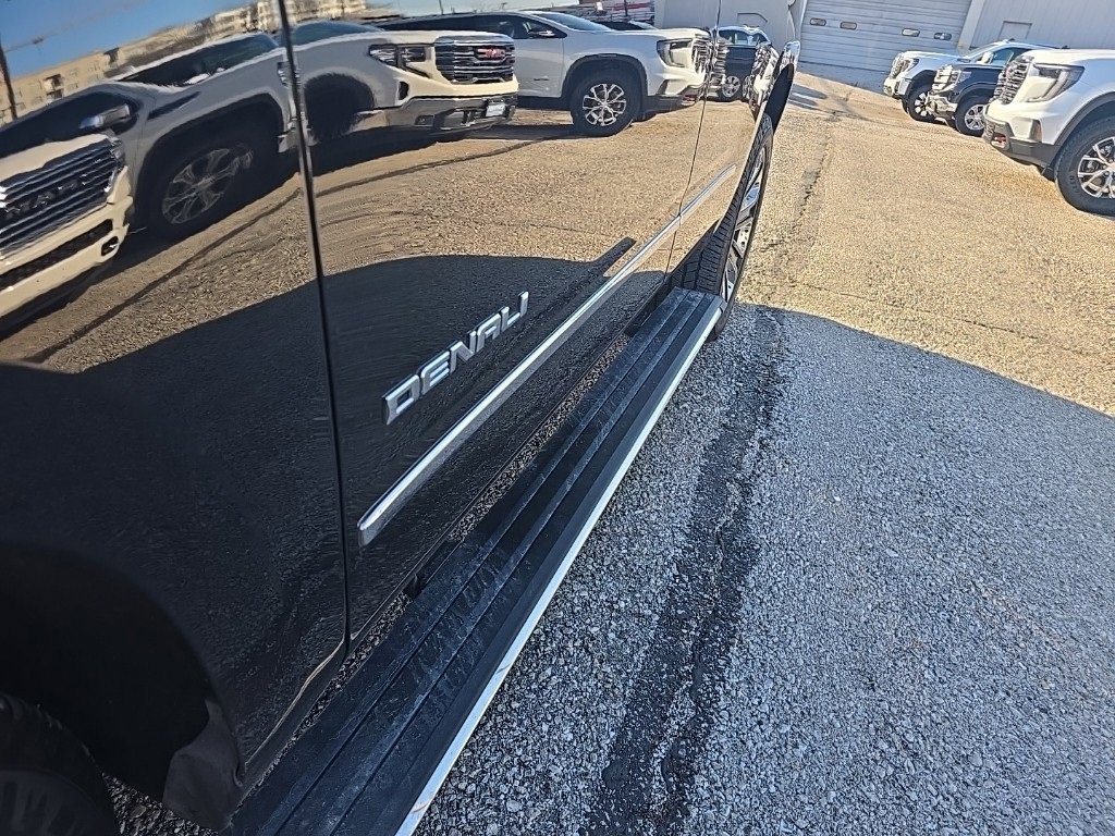 Used 2020 GMC Yukon Denali w/ Denali Ultimate Package image 13