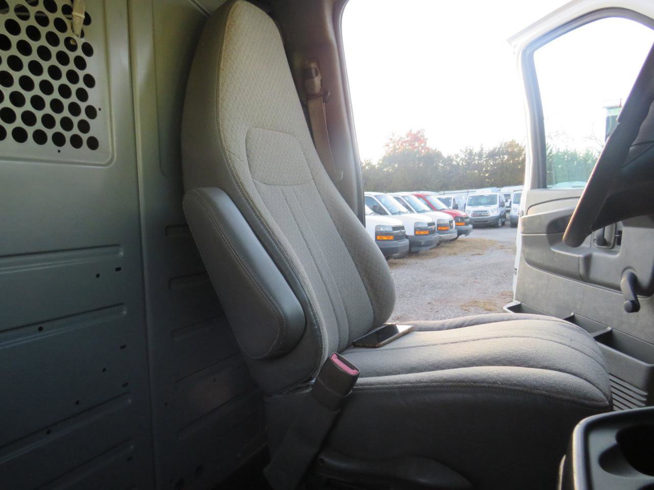 Used 2011 Chevrolet Express 2500 RWD image 38