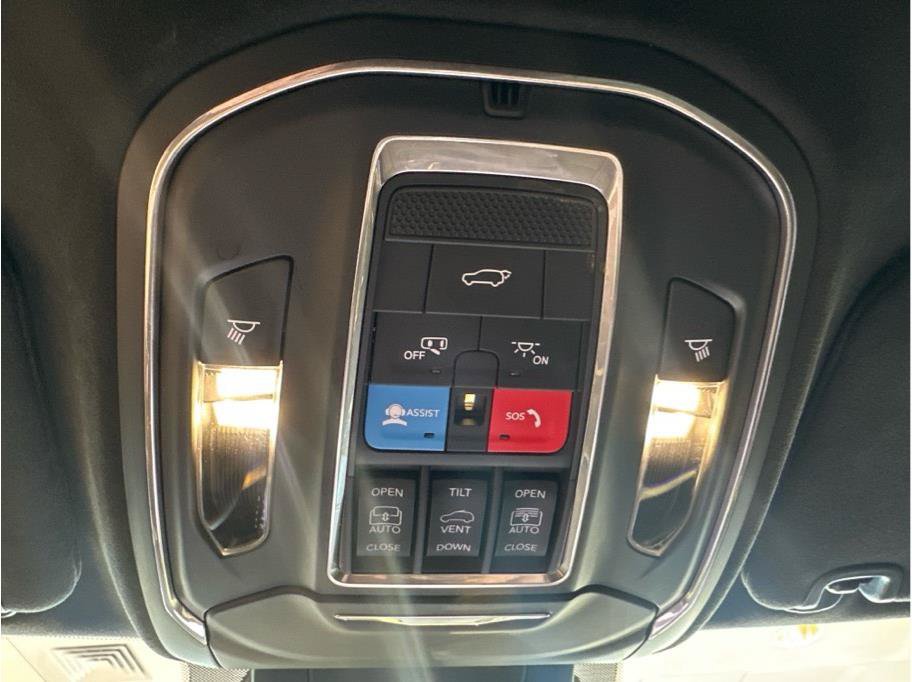 Used 2025 Jeep Wagoneer S Launch Edition AWD/4WD image 15
